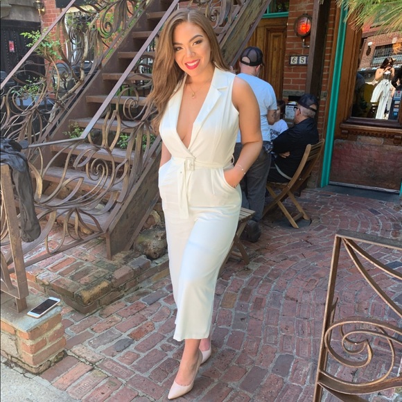 Missguided Dresses & Skirts - 2/$45💋white sleeveless culotte blazer jumpsuit